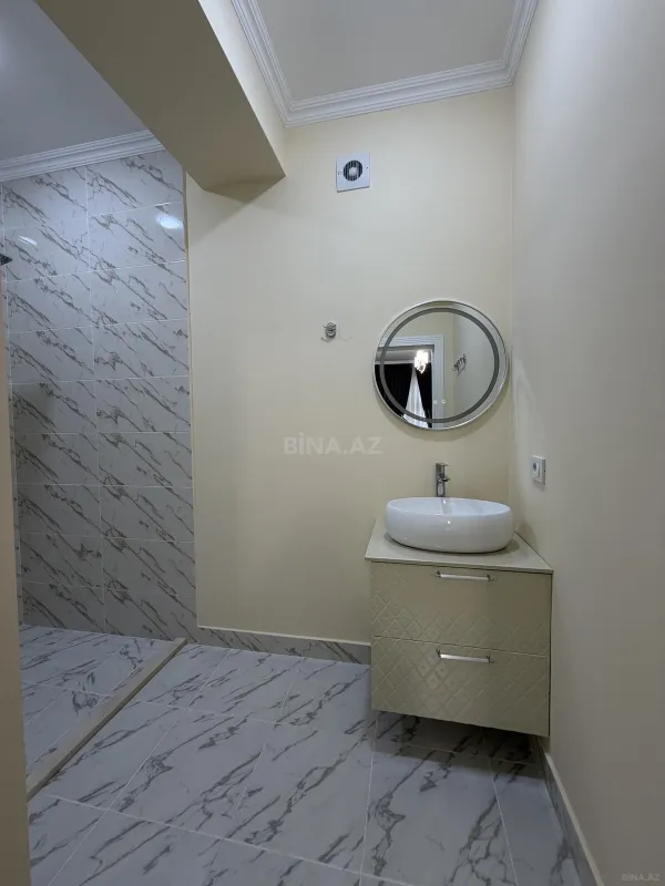 Satılır 3 otaqlı mənzil 135 m²