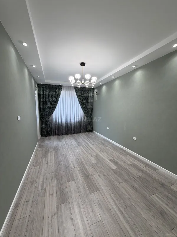 Satılır 3 otaqlı mənzil 135 m²