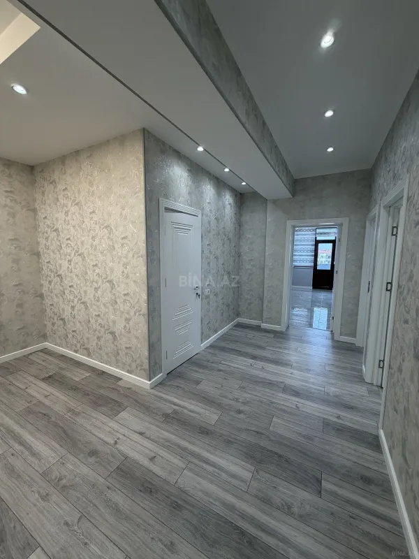 Satılır 3 otaqlı mənzil 135 m²