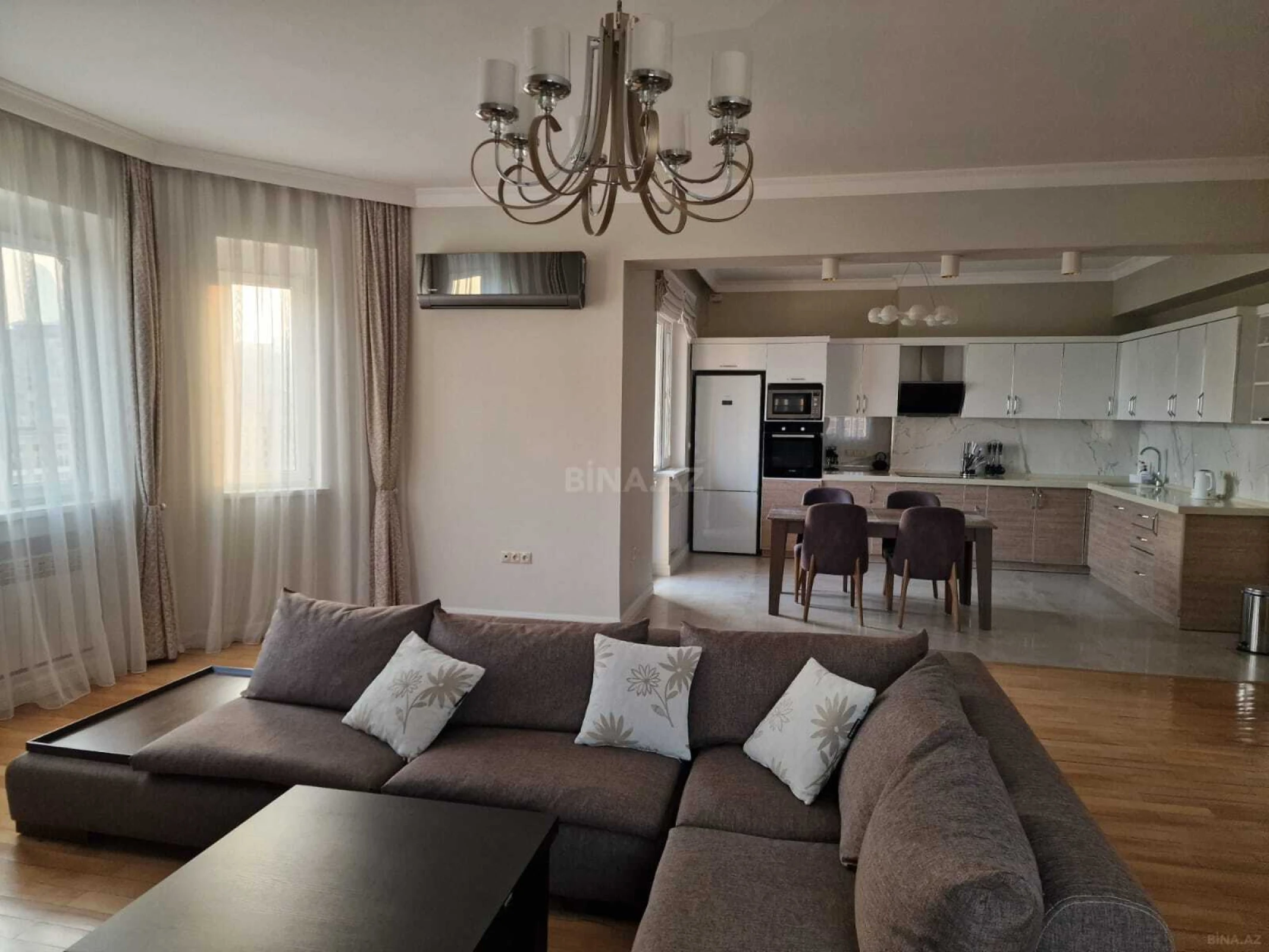 Kirayə verilir 3 otaqlı mənzil 102 m²