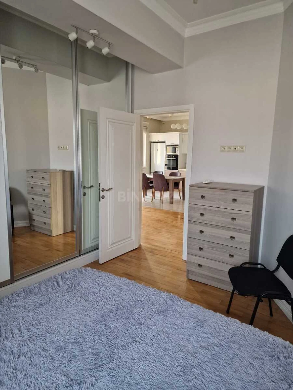 Kirayə verilir 3 otaqlı mənzil 102 m²