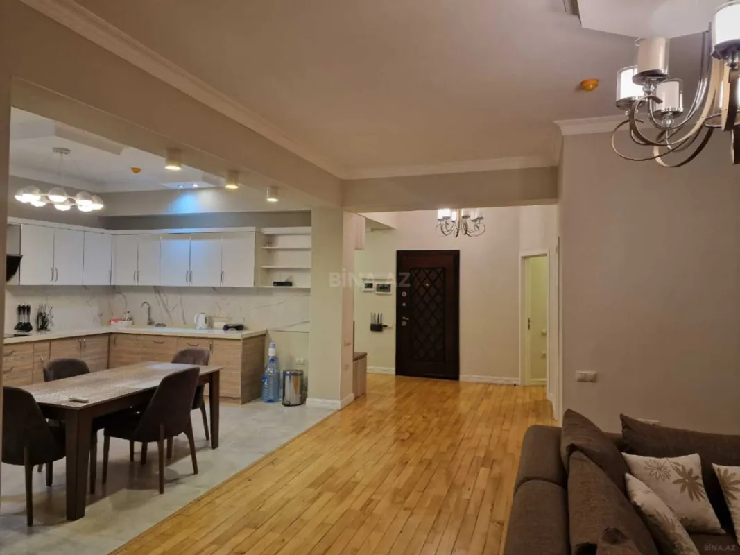 Kirayə verilir 3 otaqlı mənzil 102 m²
