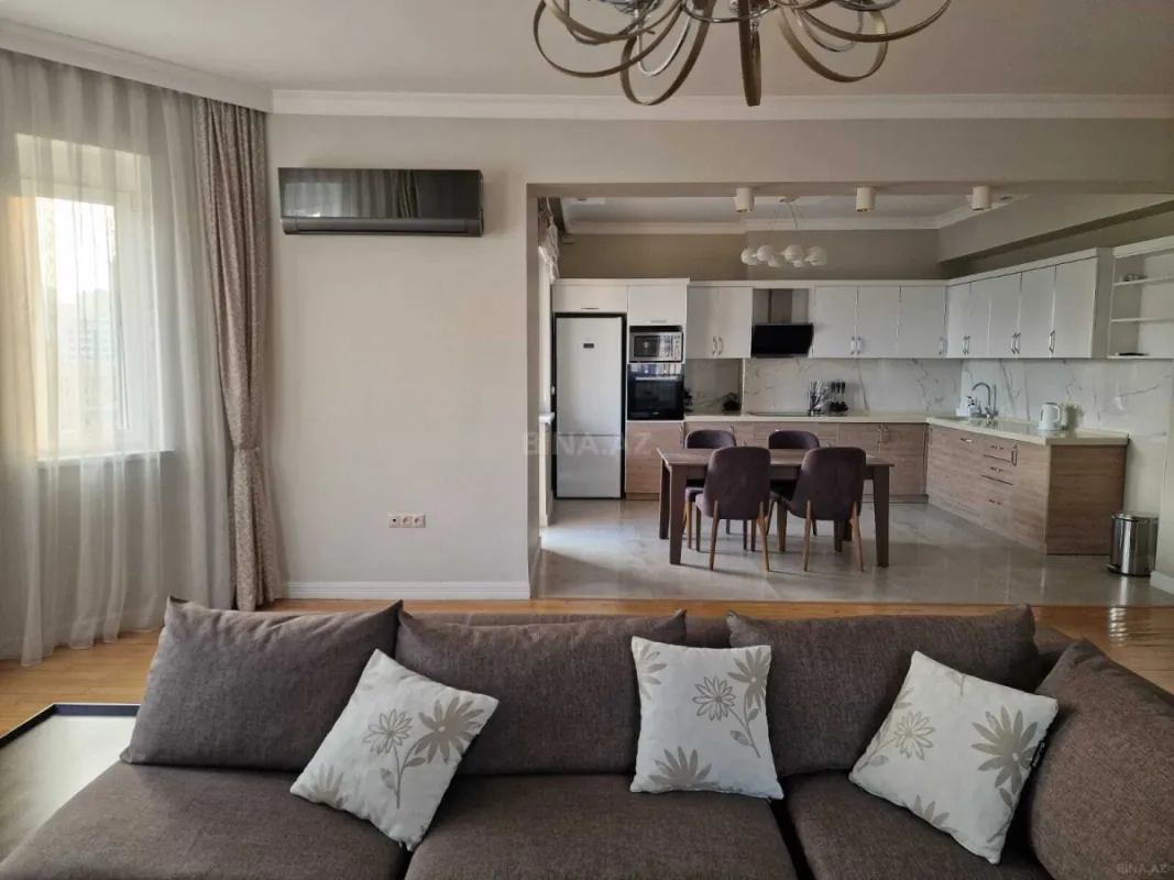Kirayə verilir 3 otaqlı mənzil 102 m²