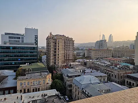 Kirayə verilir 3 otaqlı mənzil 102 m²