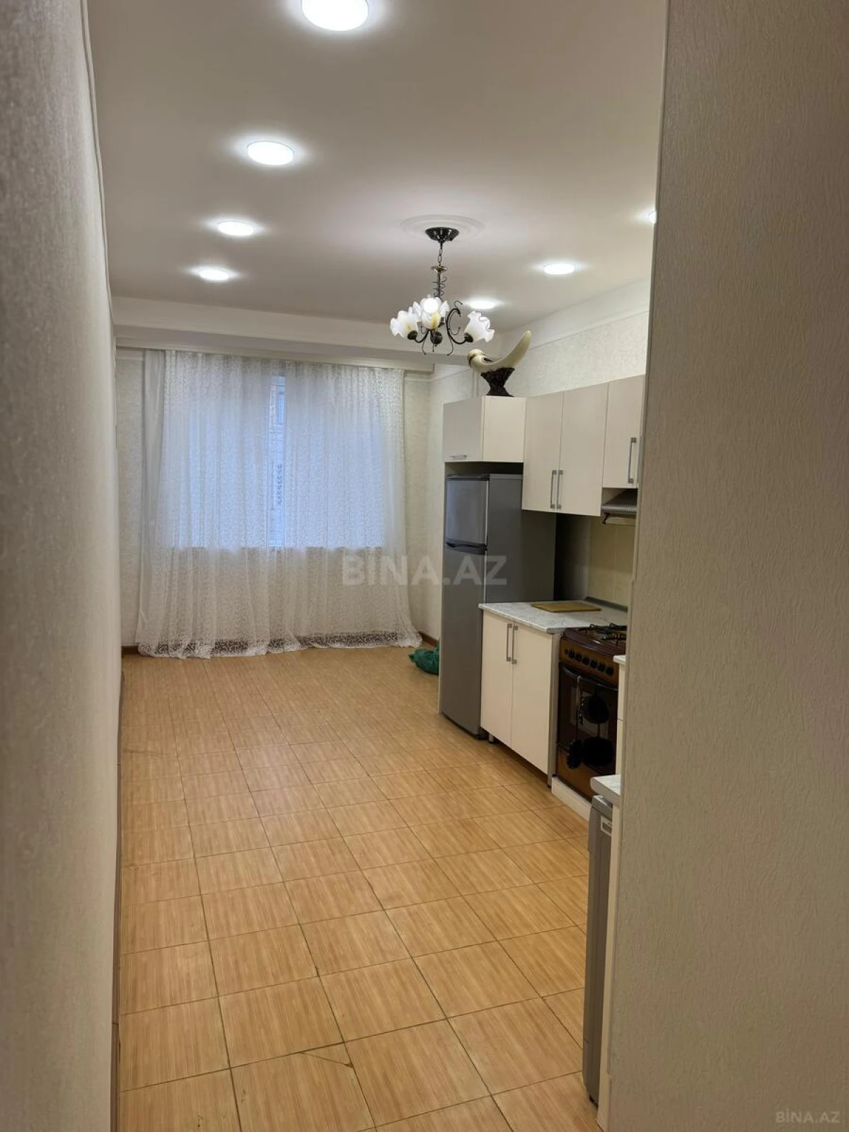 Kirayə verilir 3 otaqlı mənzil 150 m²