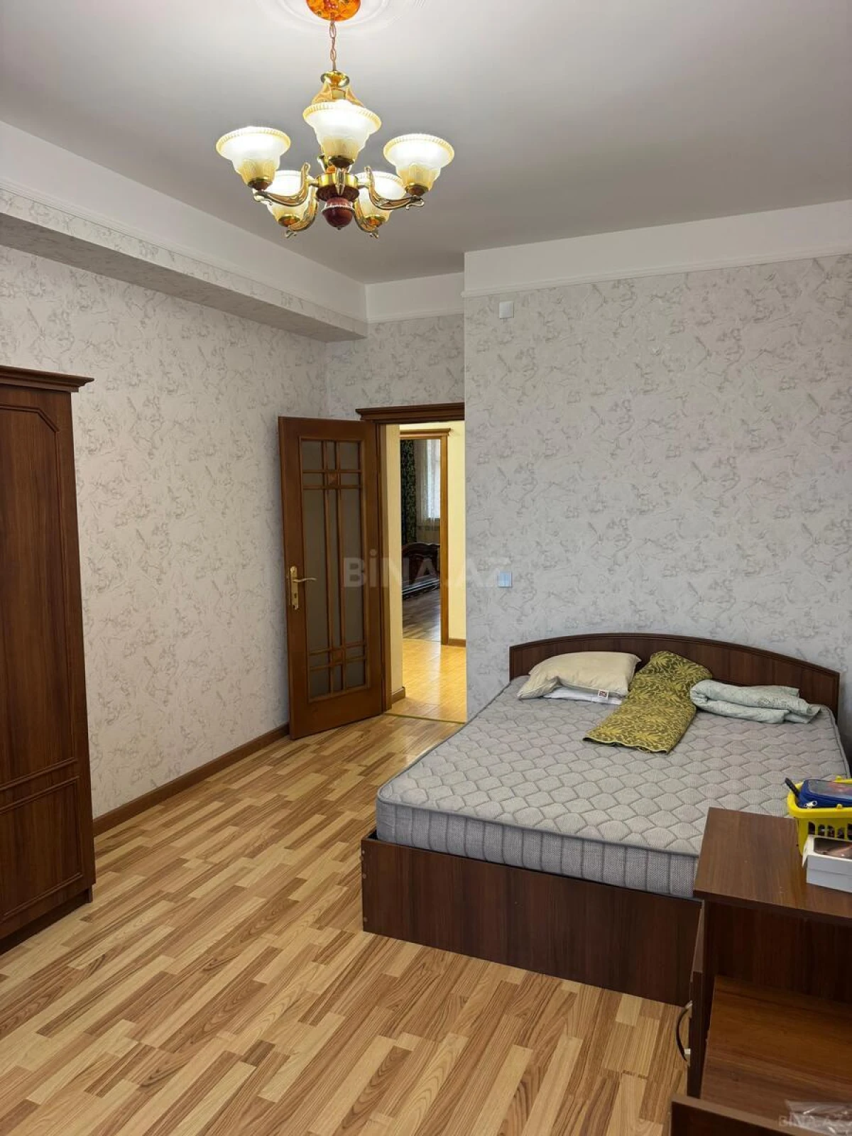 Kirayə verilir 3 otaqlı mənzil 150 m²