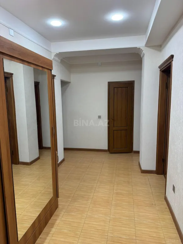 Kirayə verilir 3 otaqlı mənzil 150 m²