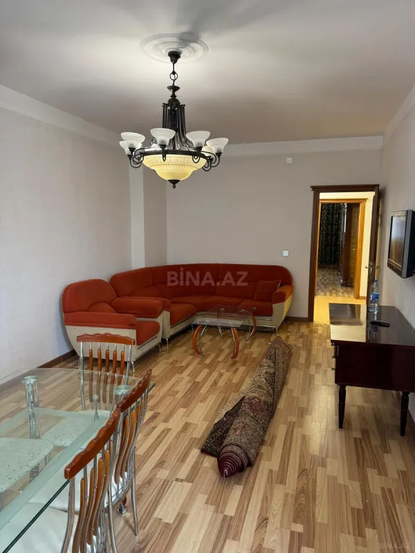 Kirayə verilir 3 otaqlı mənzil 150 m²