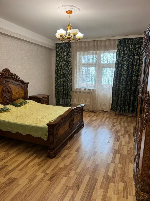 Kirayə verilir 3 otaqlı mənzil 150 m²