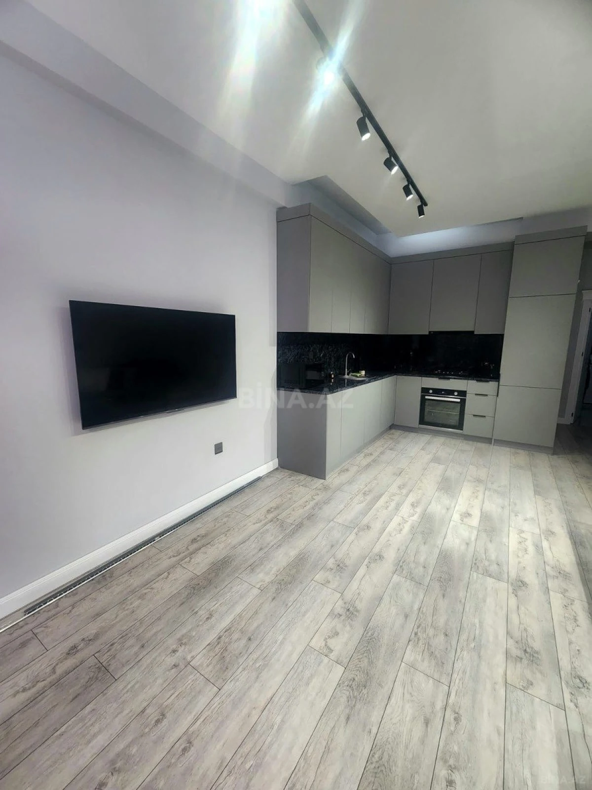 Kirayə verilir 2 otaqlı mənzil 85 m²
