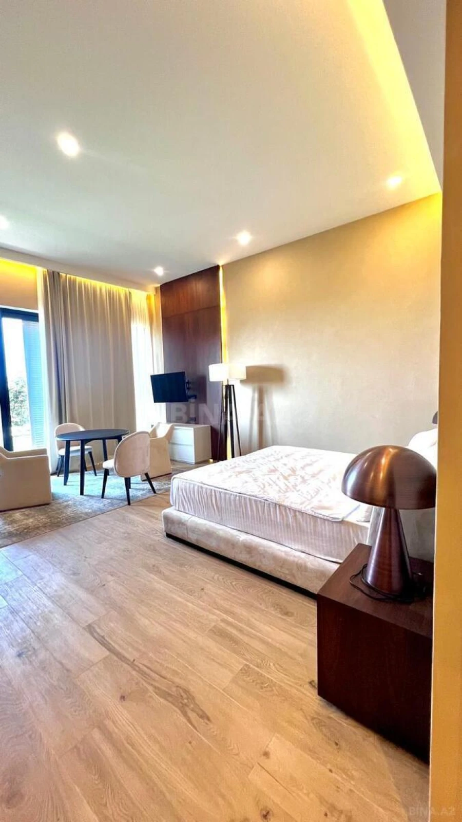 Satılır 1 otaqlı mənzil 74 m²