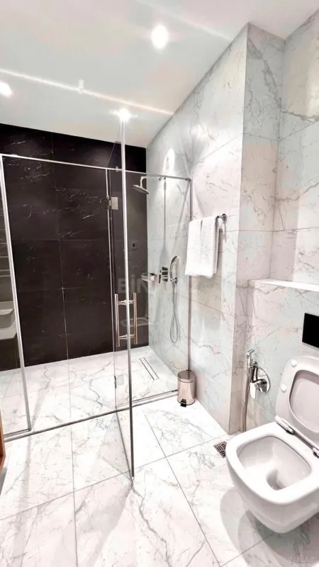 Satılır 1 otaqlı mənzil 74 m²