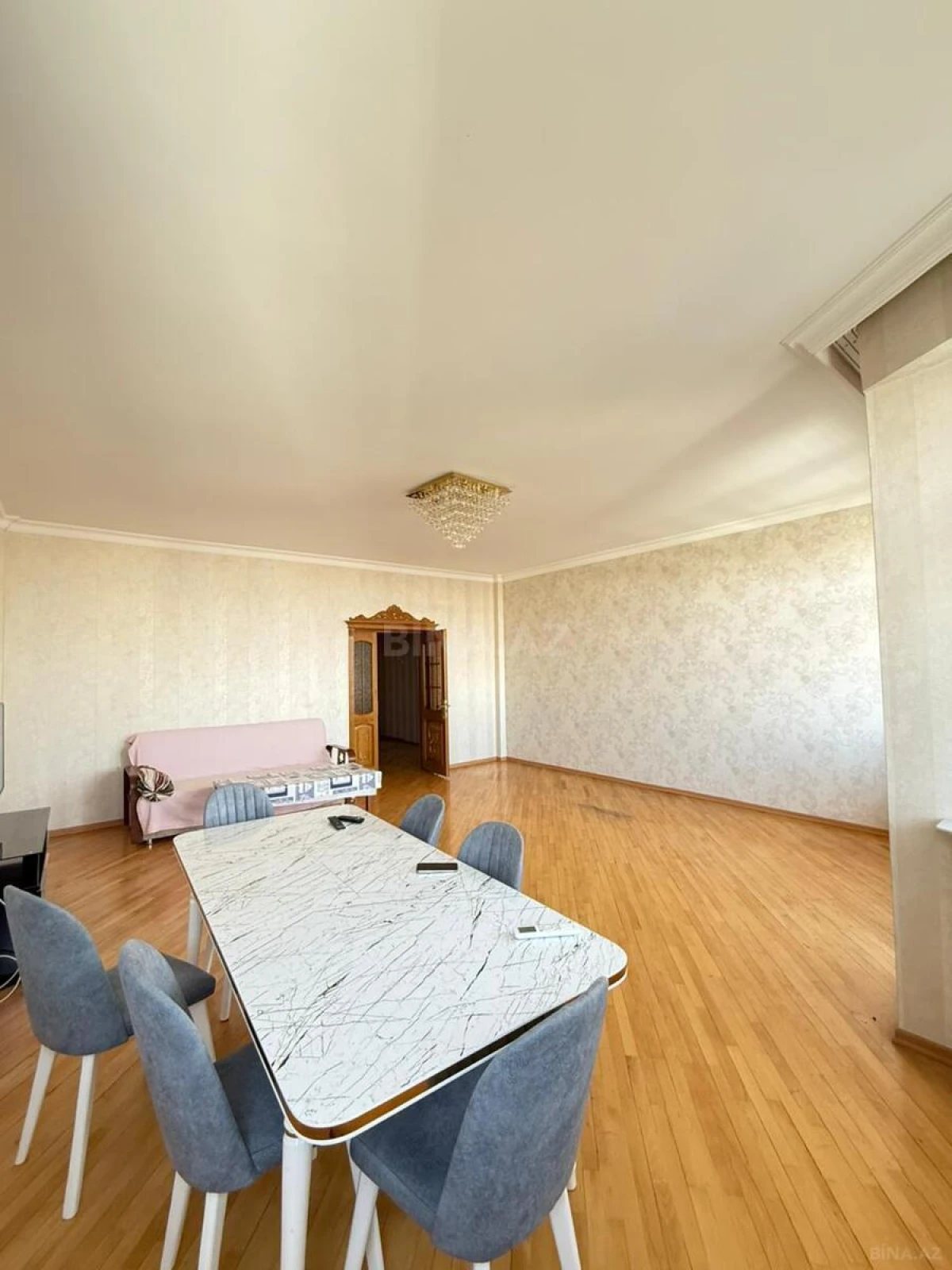 Kirayə verilir 3 otaqlı mənzil 170 m²