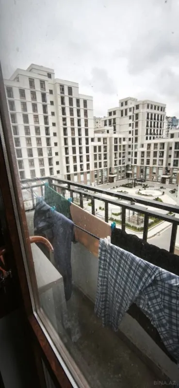 Satılır 4 otaqlı mənzil 129 m²