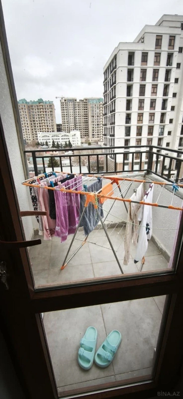 Satılır 4 otaqlı mənzil 129 m²