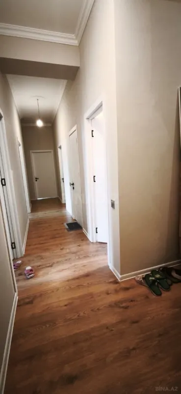 Satılır 4 otaqlı mənzil 129 m²