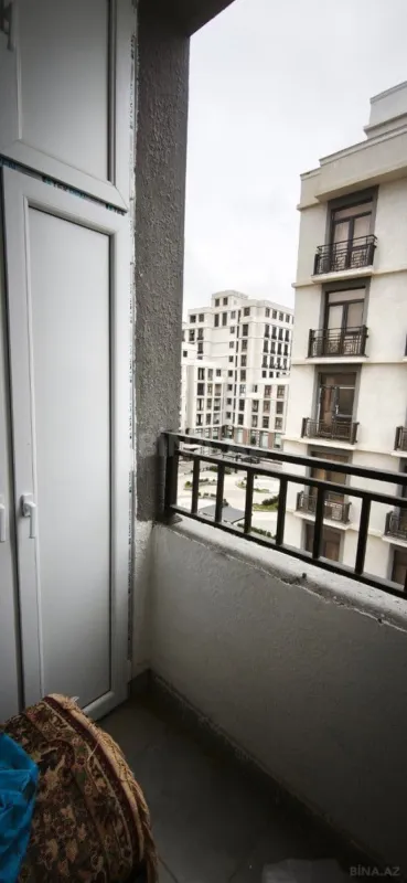 Satılır 4 otaqlı mənzil 129 m²