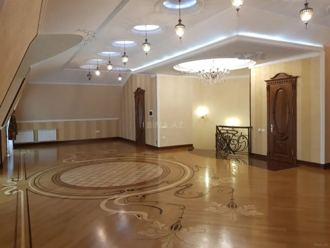 Satılır 7 otaqlı həyət evi 600 m²