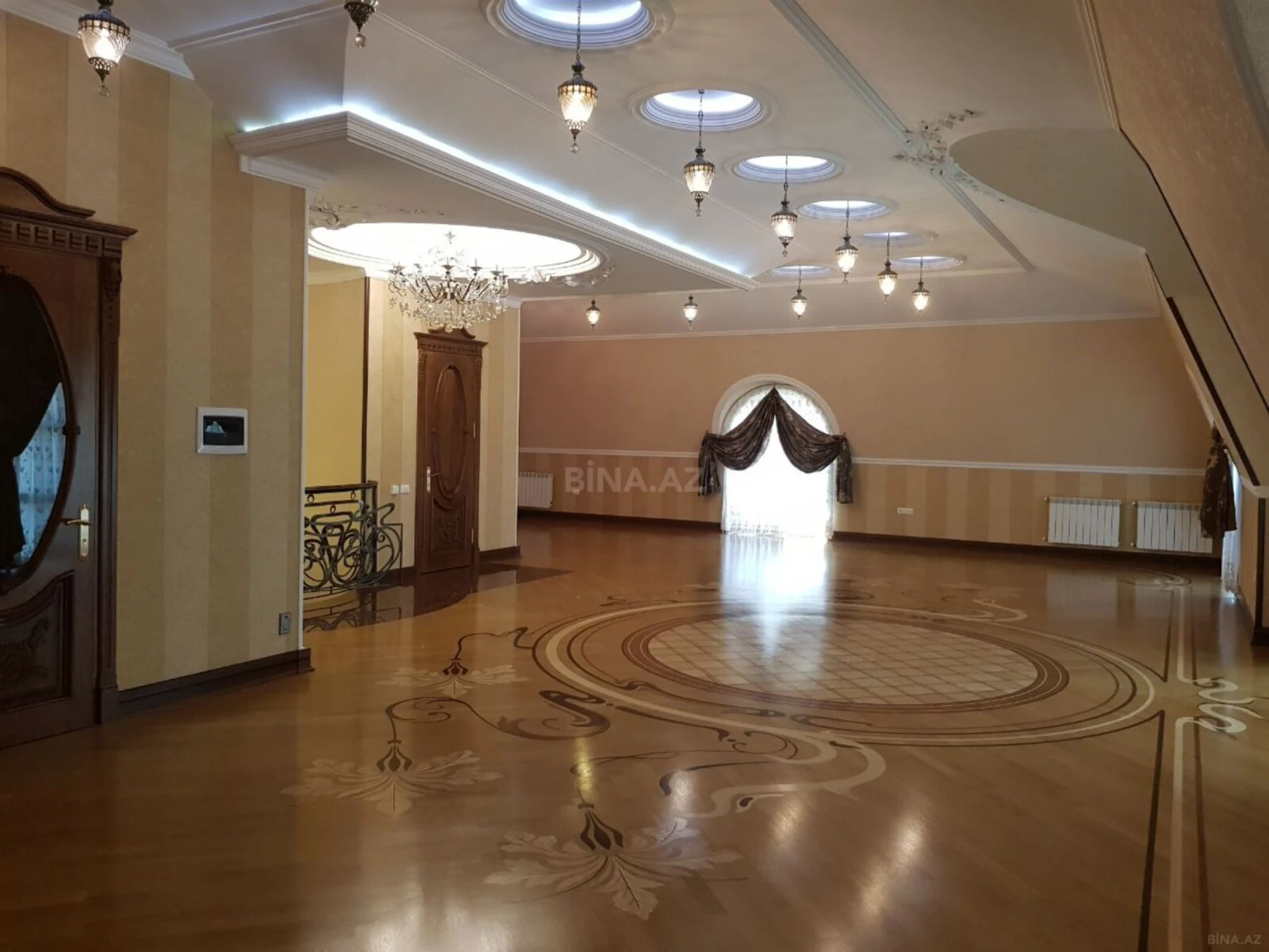 Satılır 7 otaqlı həyət evi 600 m²