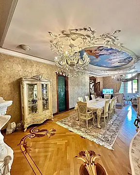 Satılır 7 otaqlı həyət evi 600 m²