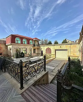 Satılır 7 otaqlı həyət evi 600 m²