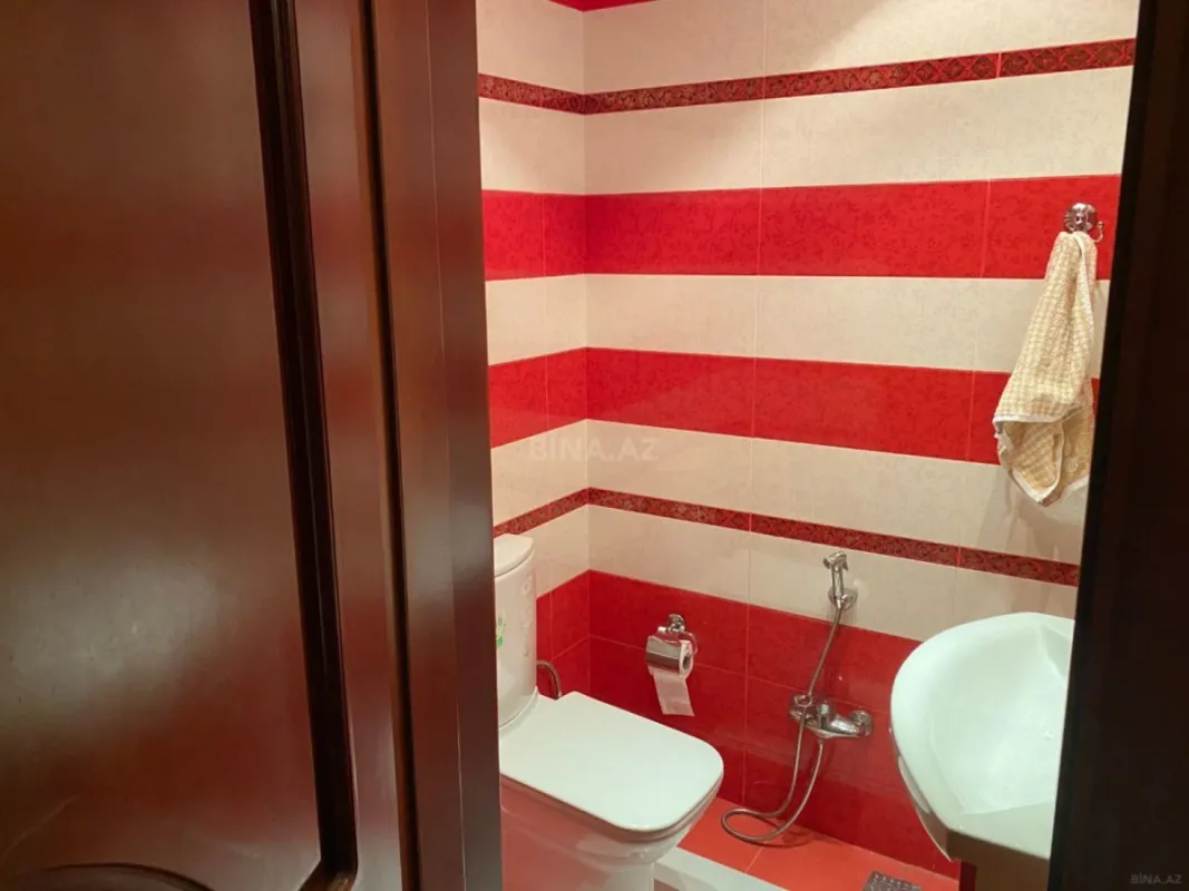 Kirayə verilir 9 otaqlı həyət evi 250 m²