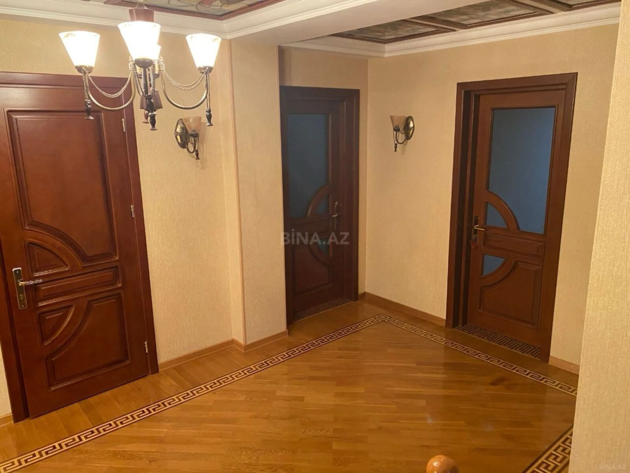 Kirayə verilir 9 otaqlı həyət evi 250 m²