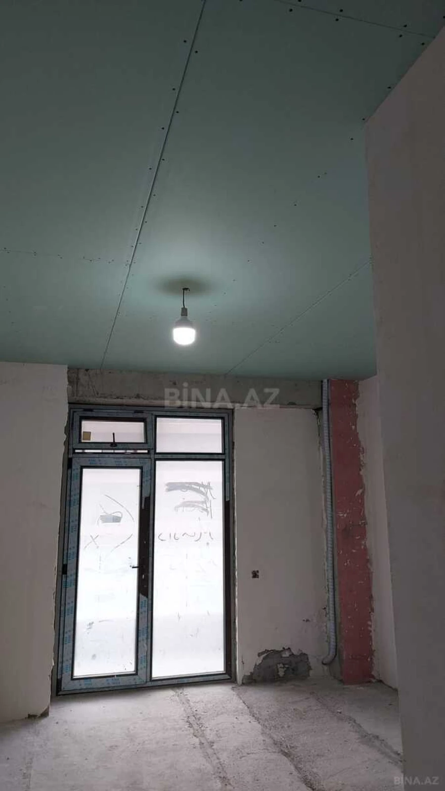 Satılır 3 otaqlı mənzil 145 m²
