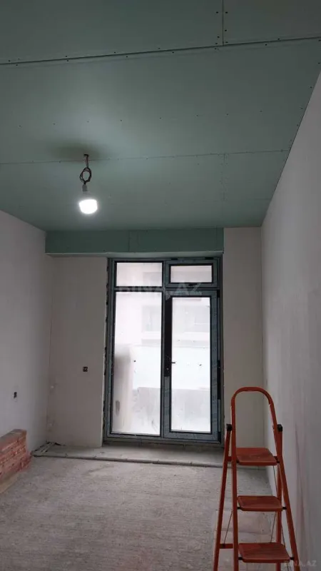 Satılır 3 otaqlı mənzil 145 m²