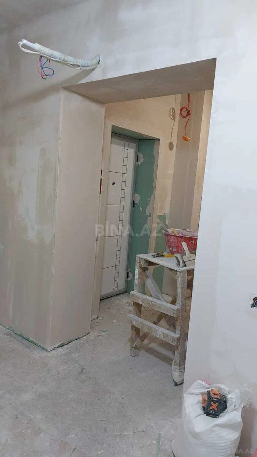 Satılır 3 otaqlı mənzil 145 m²