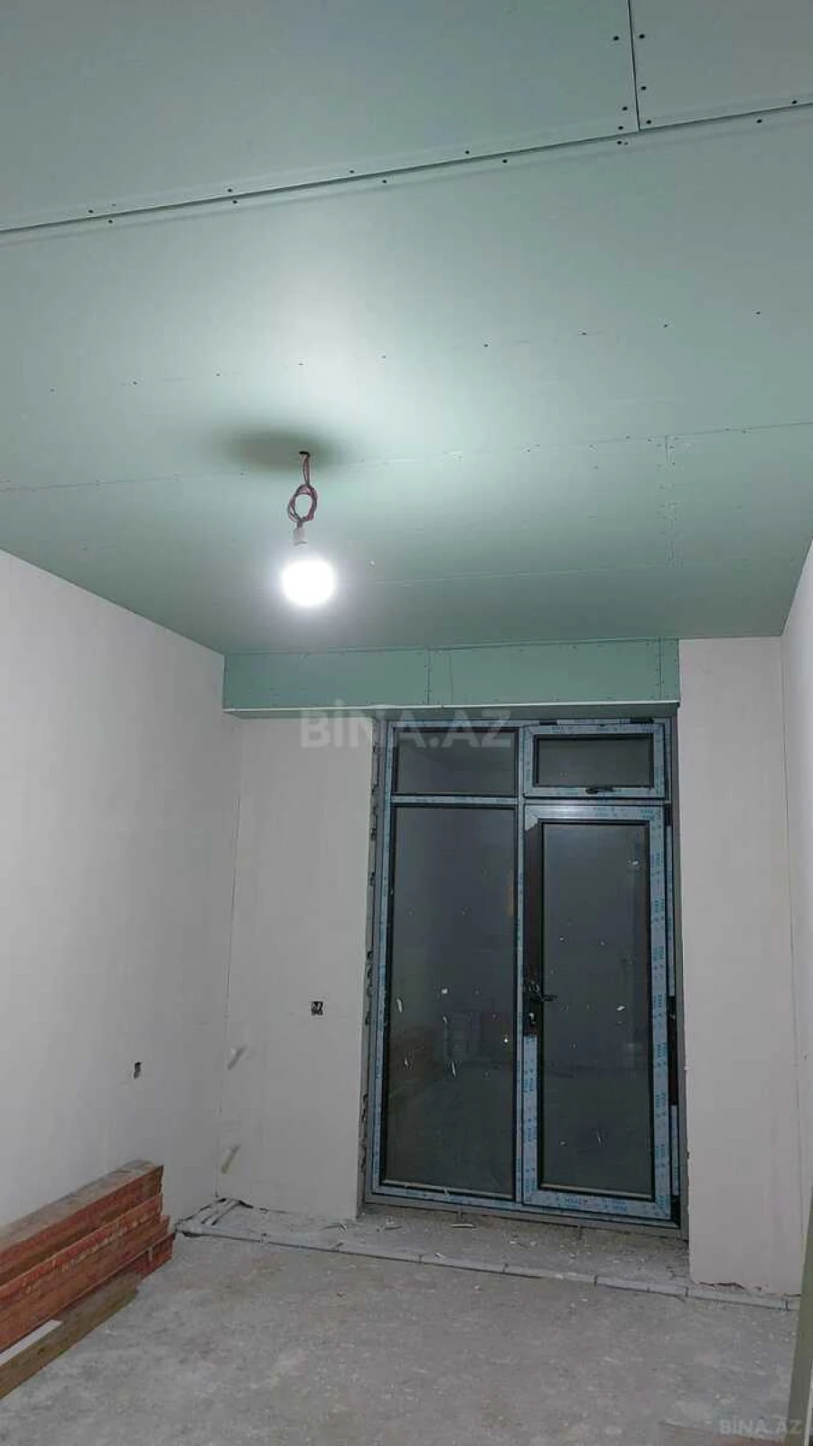 Satılır 3 otaqlı mənzil 145 m²