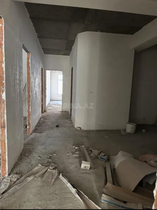 Satılır 3 otaqlı mənzil 171 m²