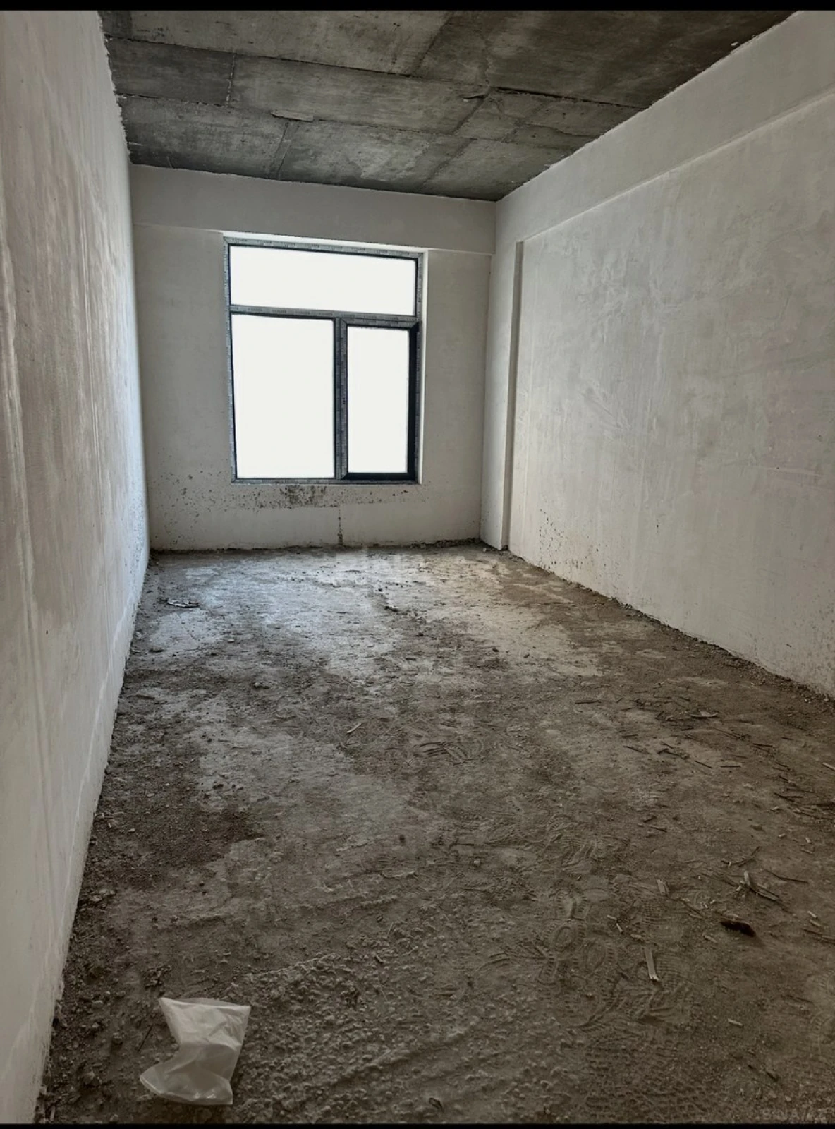 Satılır 3 otaqlı mənzil 171 m²