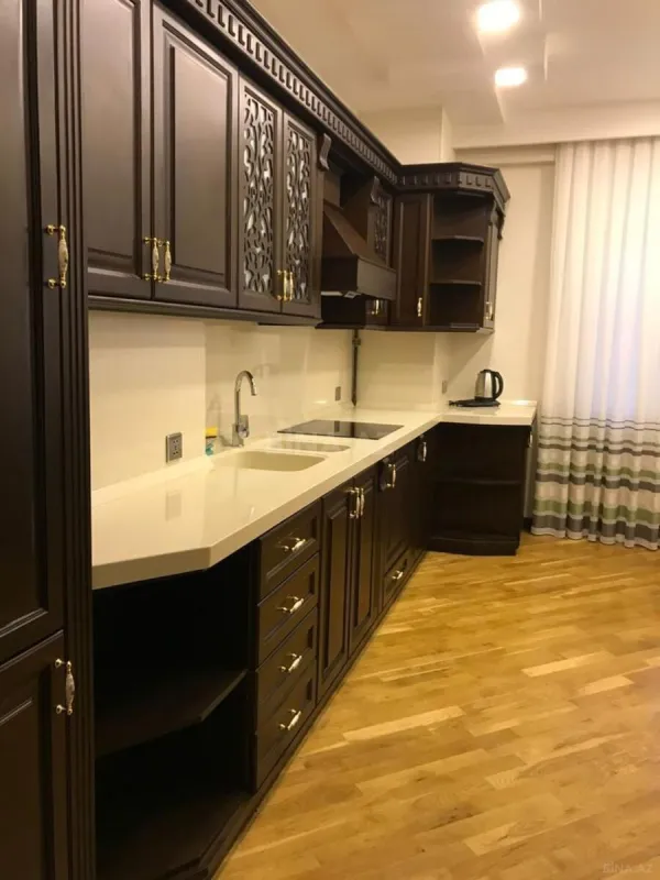 Kirayə verilir 3 otaqlı mənzil 135 m²