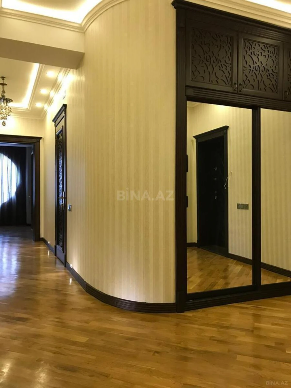 Kirayə verilir 3 otaqlı mənzil 135 m²
