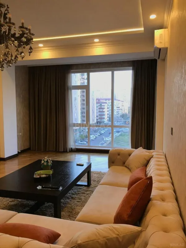 Kirayə verilir 3 otaqlı mənzil 135 m²