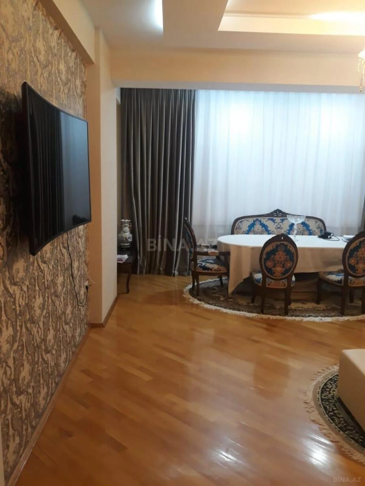 Satılır 3 otaqlı mənzil 134 m²