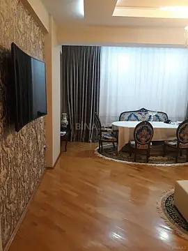 Satılır 3 otaqlı mənzil 134 m²