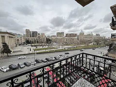 Kirayə verilir 2 otaqlı mənzil 70 m²