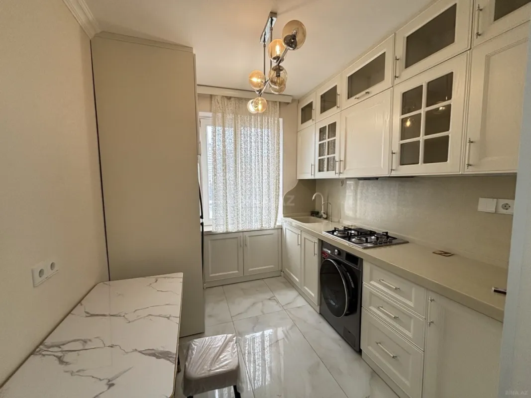 Kirayə verilir 2 otaqlı mənzil 70 m²