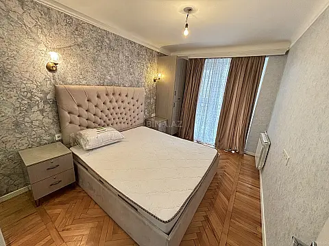 Kirayə verilir 2 otaqlı mənzil 70 m²