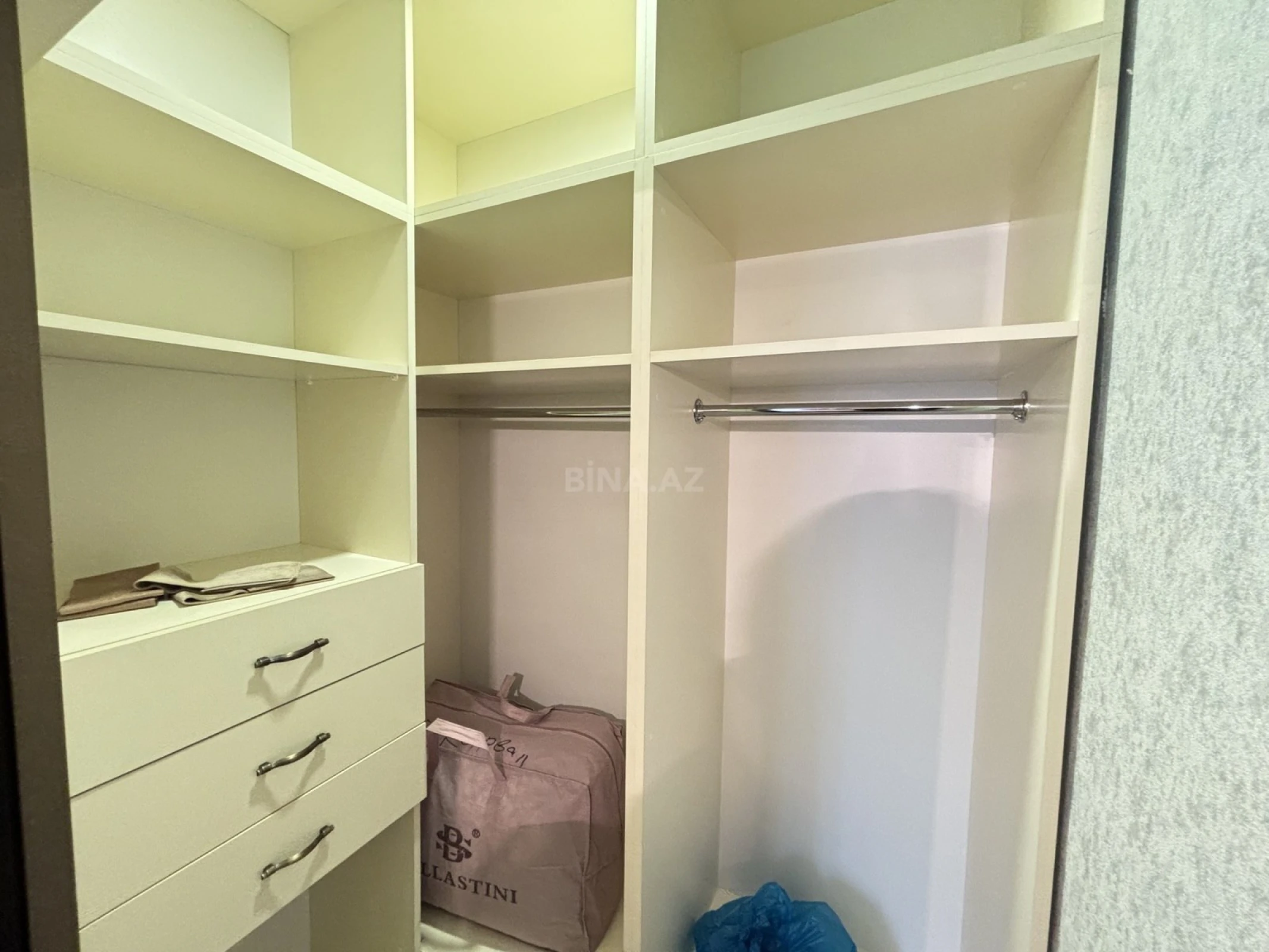Kirayə verilir 2 otaqlı mənzil 70 m²