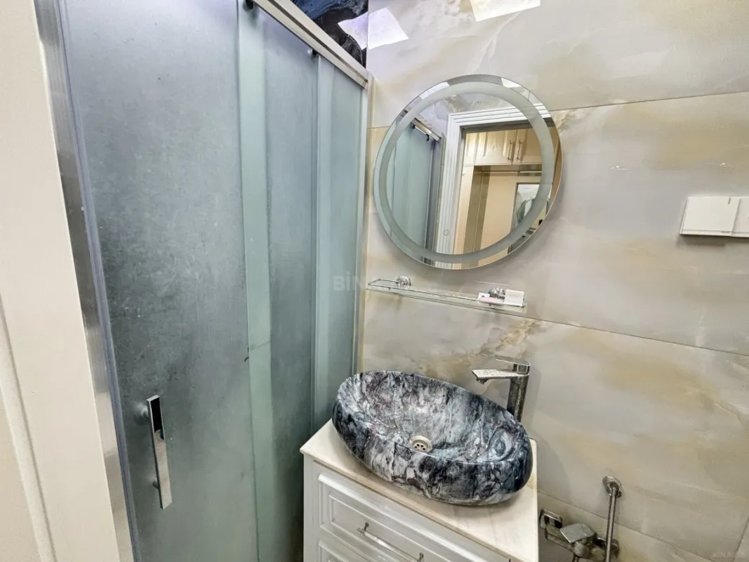 Kirayə verilir 2 otaqlı mənzil 70 m²