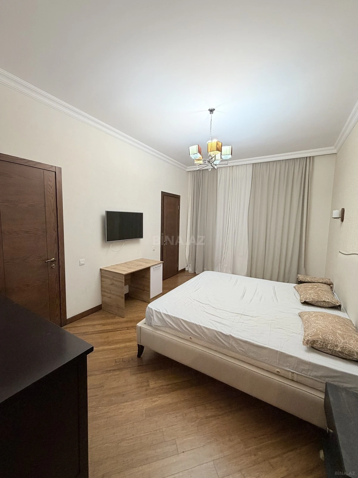 Kirayə verilir 7 otaqlı həyət evi 360 m²