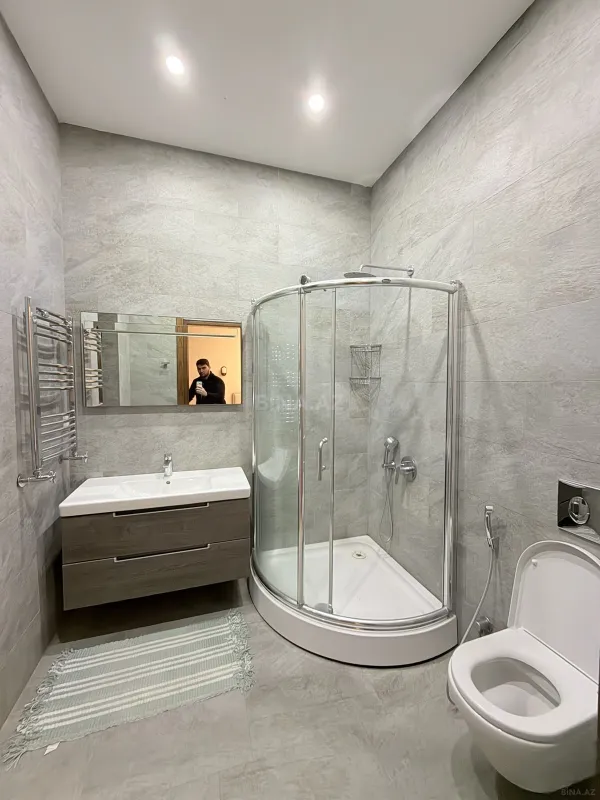 Kirayə verilir 7 otaqlı həyət evi 360 m²