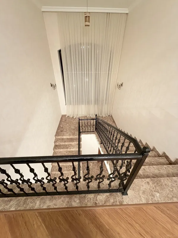 Kirayə verilir 7 otaqlı həyət evi 360 m²