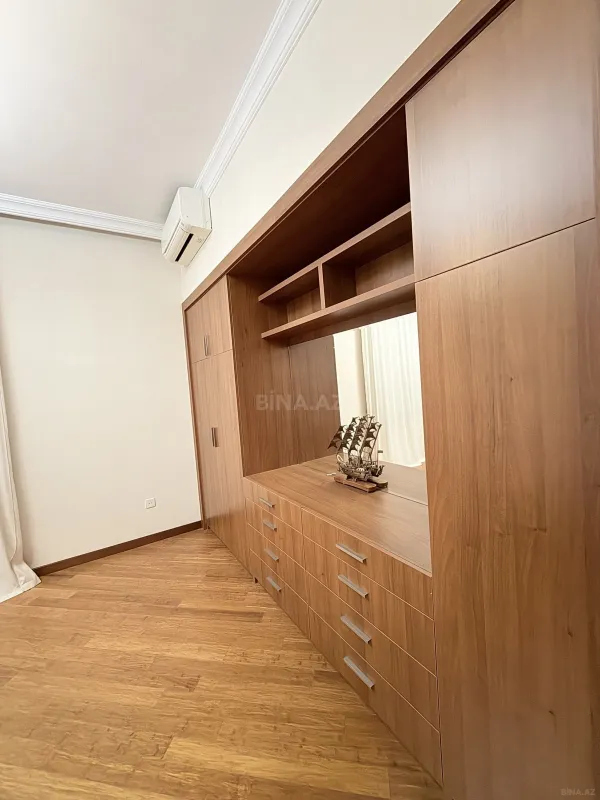 Kirayə verilir 7 otaqlı həyət evi 360 m²