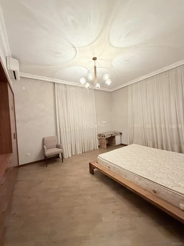 Kirayə verilir 7 otaqlı həyət evi 360 m²