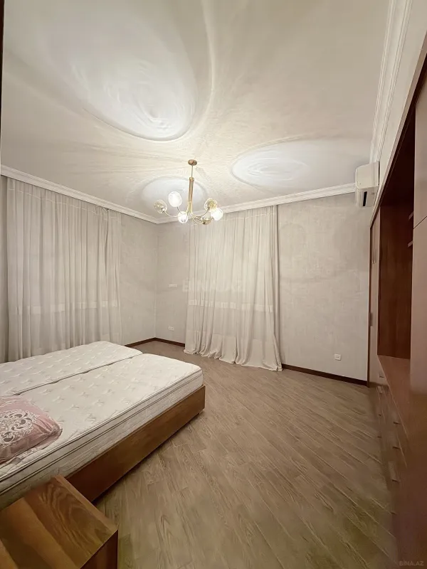Kirayə verilir 7 otaqlı həyət evi 360 m²