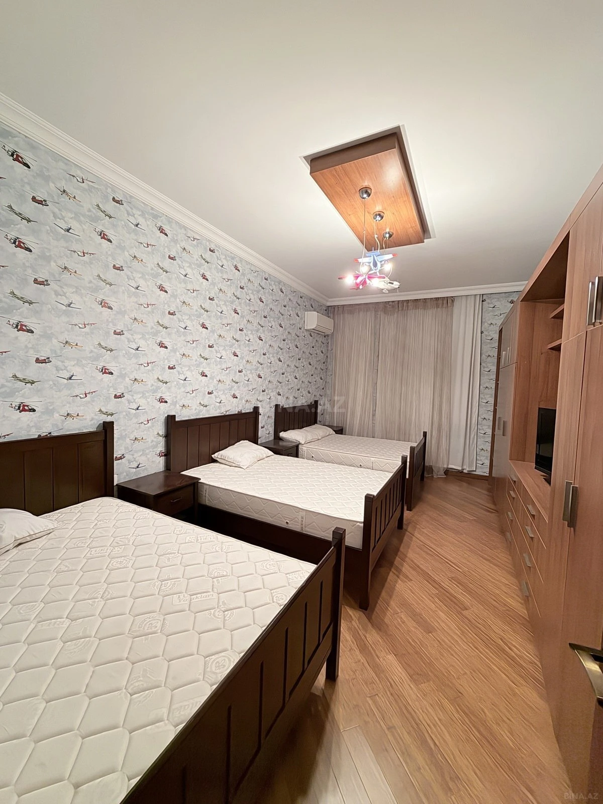 Kirayə verilir 7 otaqlı həyət evi 360 m²